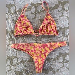 SOLD ♈️ BENOA SET - PLUMERIA